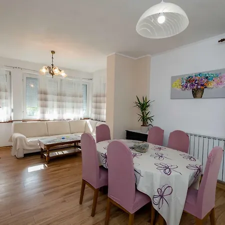 Rab Apartment *